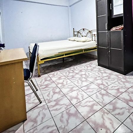 Oyo 91757 Surya Hotelneartaman Anggrek Pkk Watansoppeng Lalabata Exterior foto