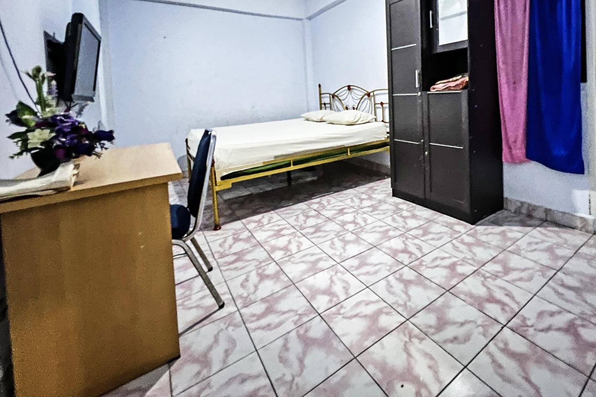Oyo 91757 Surya Hotelneartaman Anggrek Pkk Watansoppeng Lalabata Exterior foto